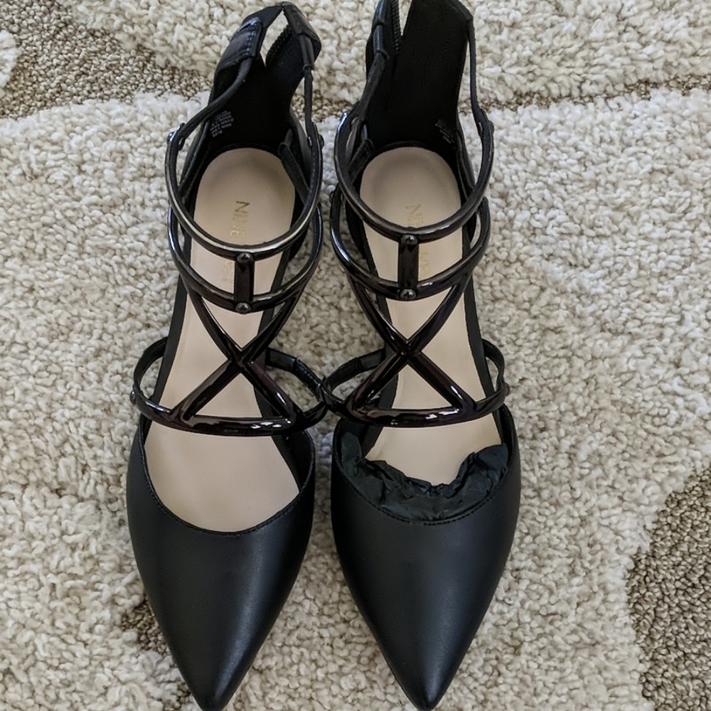 Nine West women black flat pointed toe shoes